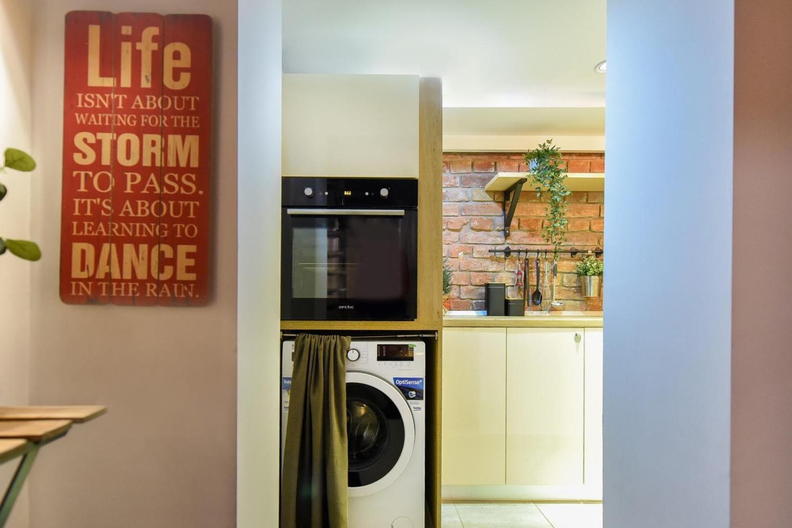 Central Comfort - Duplex-Style Studios On Regina Elisabeta Bucharest Bilik gambar