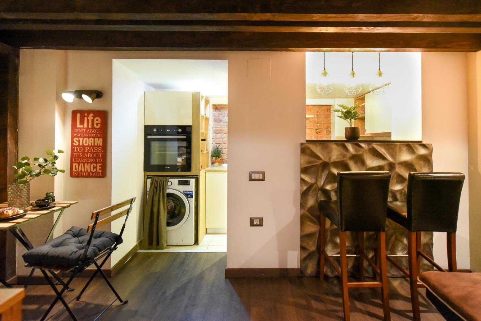 Central Comfort - Duplex-Style Studios On Regina Elisabeta Bucharest Bilik gambar