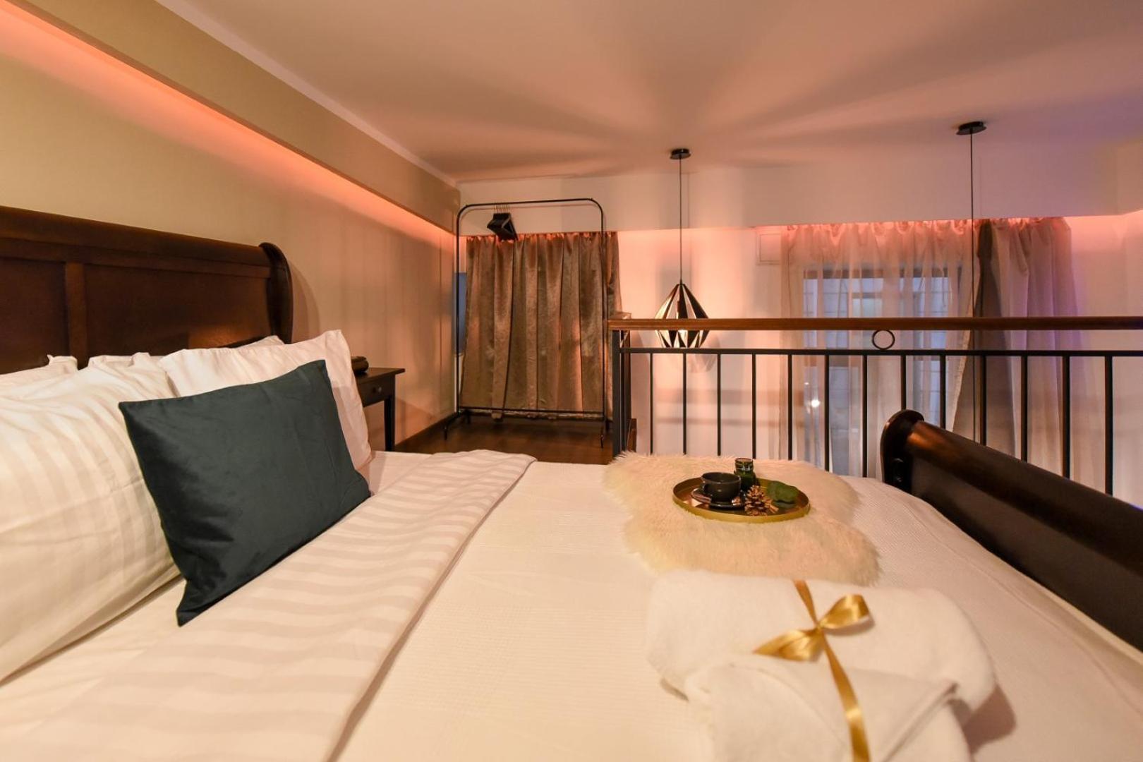Central Comfort - Duplex-Style Studios On Regina Elisabeta Bucharest Bilik gambar