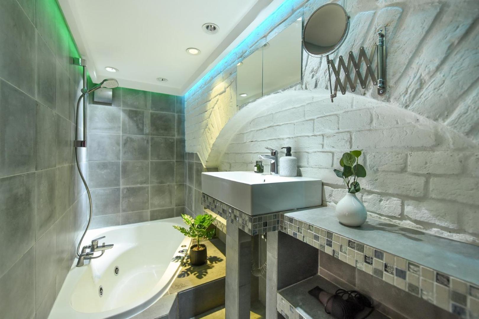Central Comfort - Duplex-Style Studios On Regina Elisabeta Bucharest Luaran gambar
